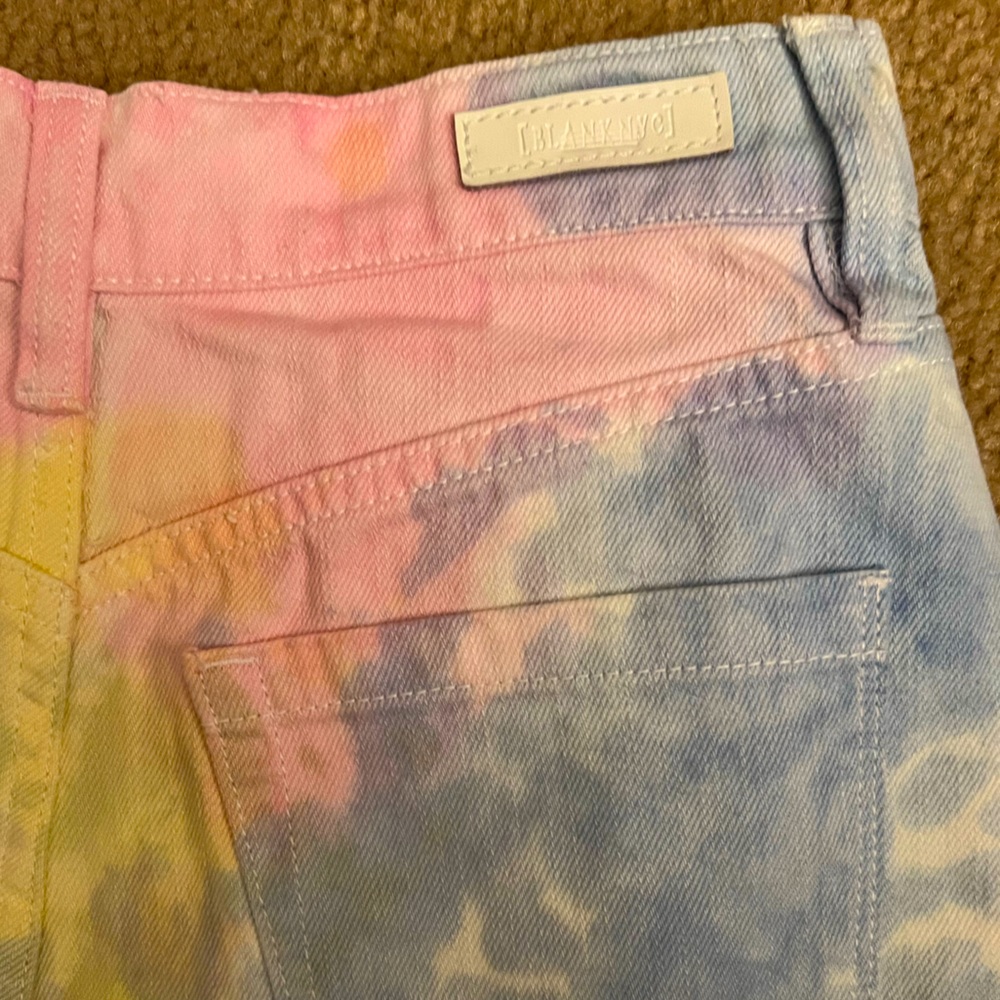 Blank NYC tie dye cut off frayed jeans shorts - Picture 4 of 7